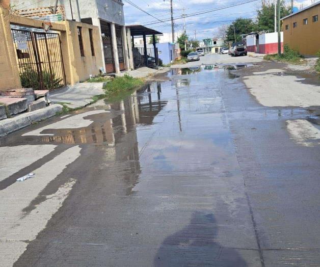 Reportan fuga de agua potable y residuales Reportan fuga de agua potable y residuales