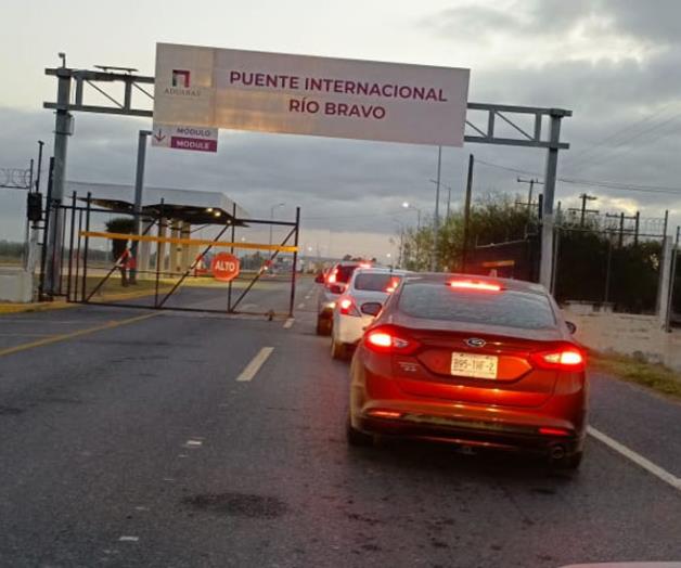 Cierran acceso en puente Río Bravo-Donna para frenar "colados" Cierran acceso en puente Río Bravo-Donna para frenar "colados"