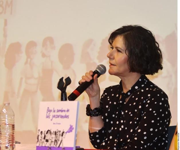 Presentación del Libro Bajo la Sombra de las Jacarandas