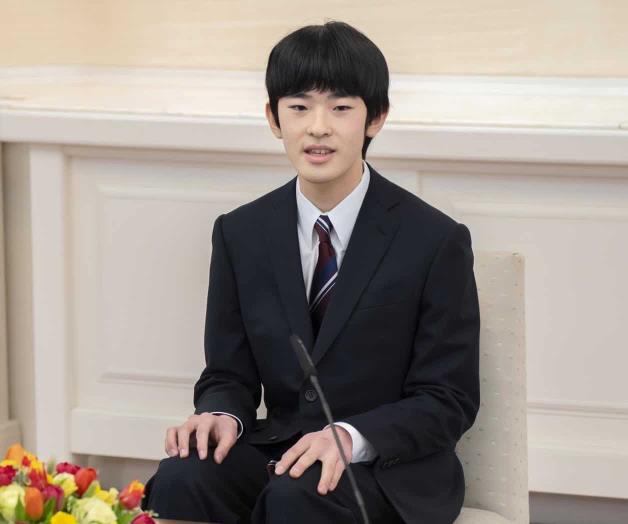 Príncipe de Japón, segundo en la línea de sucesión, ofrece su primera conferencia de prensa Príncipe de Japón, segundo en la línea de sucesión, ofrece su primera conferencia de prensa
