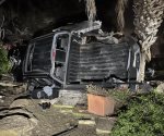 Conducía intoxicado: Hospitalizan a dos tras chocar y volcar su auto