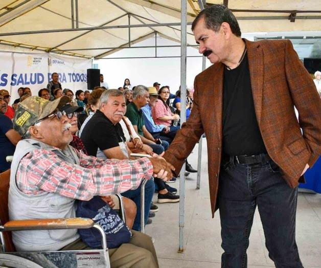 En la explanada de la presidencia municipal:  Inicia campaña oftalmológica