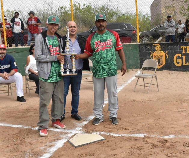 En la liga municipal de beisbol amateur de Reynosa: ¡Una auténtica fiesta inaugural! En la liga municipal de beisbol amateur de Reynosa: ¡Una auténtica fiesta inaugural!