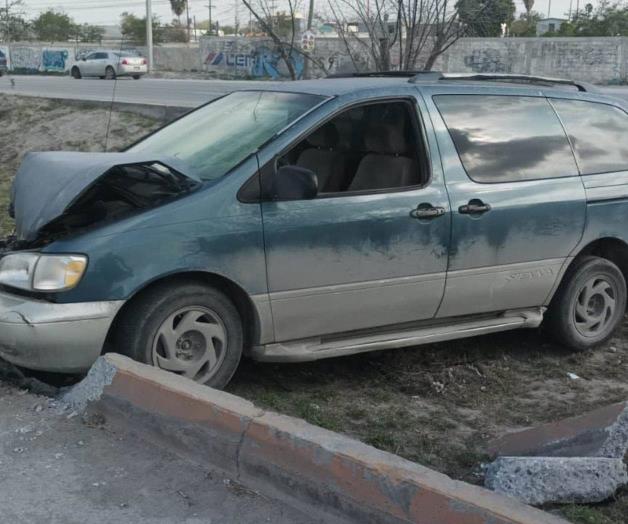 Pierde control y sufre accidente Pierde control y sufre accidente