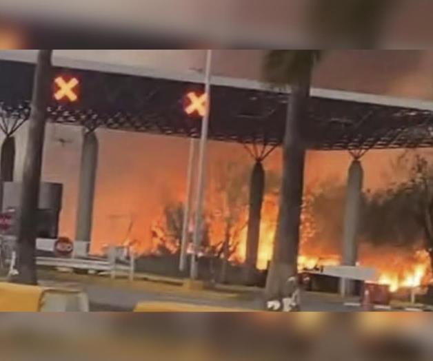Por incendio en pastizal, cierran Puente Tamaulipas-Texas Por incendio en pastizal, cierran Puente Tamaulipas-Texas