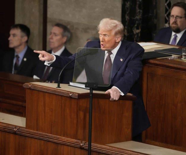 Exenta Trump un mes de aranceles a la importación de autos procedentes de México Exenta Trump un mes de aranceles a la importación de autos procedentes de México
