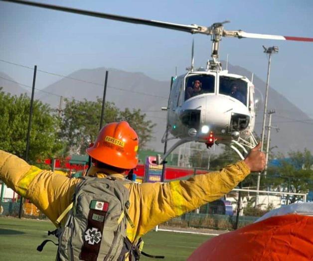 Combaten v&iacute;a helic&oacute;ptero incendio en Cerro del Topo Chico