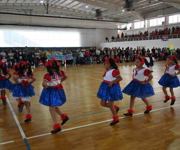 Celebran concurso de rondas y cuerdas Celebran concurso de rondas y cuerdas