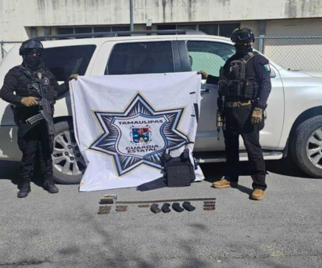 Guardia Estatal asegura camioneta con equipo táctico en Miguel Alemán