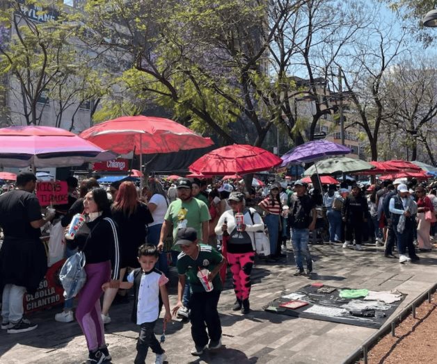 Comerciantes ambulantes invaden la Alameda Central Comerciantes ambulantes invaden la Alameda Central