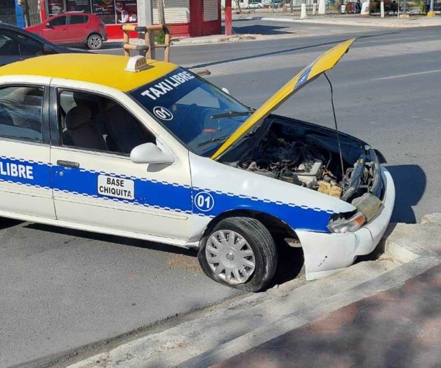 Le cierran paso a taxi y sufre accidente en Plaza Juárez de Reynosa Le cierran paso a taxi y sufre accidente en Plaza Juárez de Reynosa