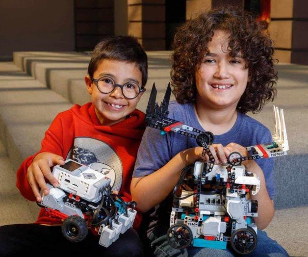 Jonás y Axel: Pequeños mexicanos que buscan destacar en Torneo Robomatrix 2025 Jonás y Axel: Pequeños mexicanos que buscan destacar en Torneo Robomatrix 2025