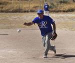 Pelean cima en la Liga de Softbol Veteranos