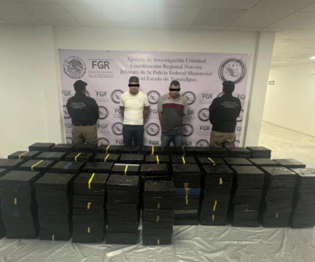 Aseguran 700 kilos de metanfetamina en retén de San Fernando; hay dos detenidos. Aseguran 700 kilos de metanfetamina en retén de San Fernando; hay dos detenidos.