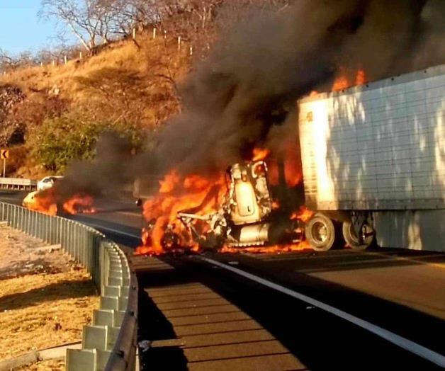 Caen cuatro en zonas de narcoataques de Michoacán y Jalisco Caen cuatro en zonas de narcoataques de Michoacán y Jalisco
