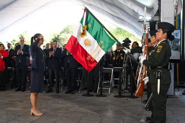 Firma Claudia decreto para recuperar a Pemex y CFE como empresas públicas del estado Firma Claudia decreto para recuperar a Pemex y CFE como empresas públicas del estado