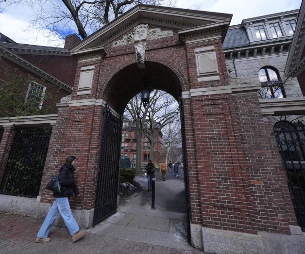Ofrece Harvard matrícula gratuita para familias que ganan menos de 200 md Ofrece Harvard matrícula gratuita para familias que ganan menos de 200 md