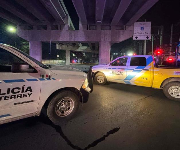 Matan a policía y se llevan patrulla en Monterrey Matan a policía y se llevan patrulla en Monterrey