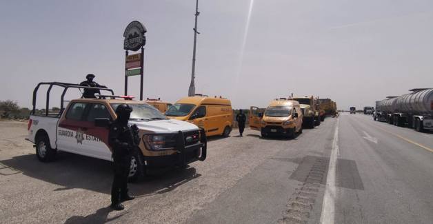 Tr&aacute;fico lento en KM 04 de la Carretera Federal 80 por traslado de transformador