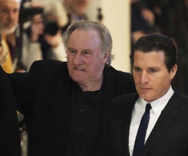 Niega comportamiento inapropiado