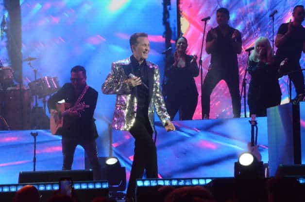 Emmanuel: Cautivador y romántico Emmanuel: Cautivador y romántico