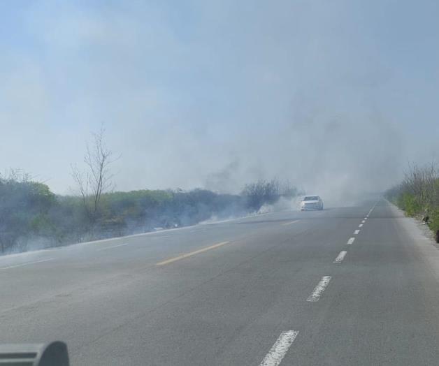 Arde pastizal en Pirámides Arde pastizal en Pirámides
