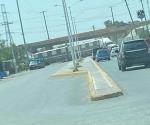 ¡No era bloqueo! Tráiler varado causa susto en Río Bravo