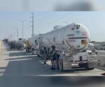 Aseguran 18 auto tanques y detienen a 18 por importación ilegal de combustible