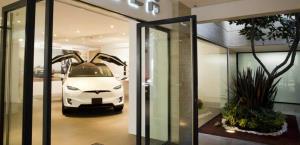 Registra acción de Tesla baja de 7.3%