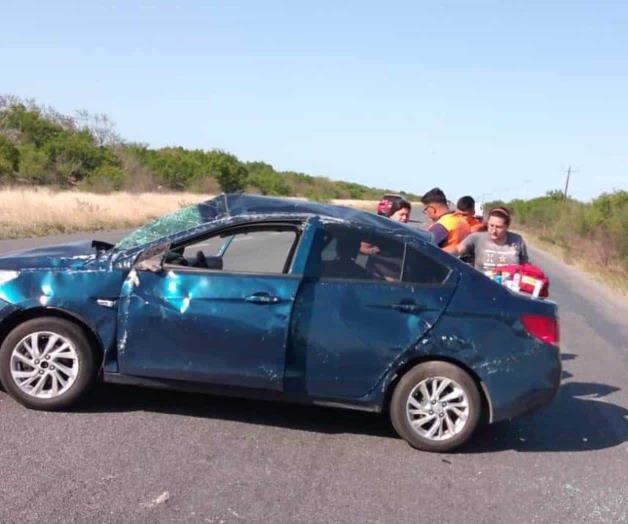 Familia herida en volcadura