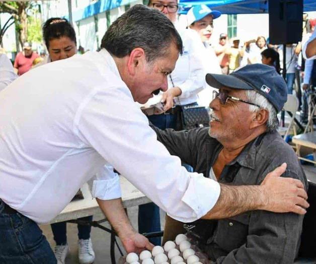 Entrega alcalde Miguel Almaraz apoyo alimentario Entrega alcalde Miguel Almaraz apoyo alimentario