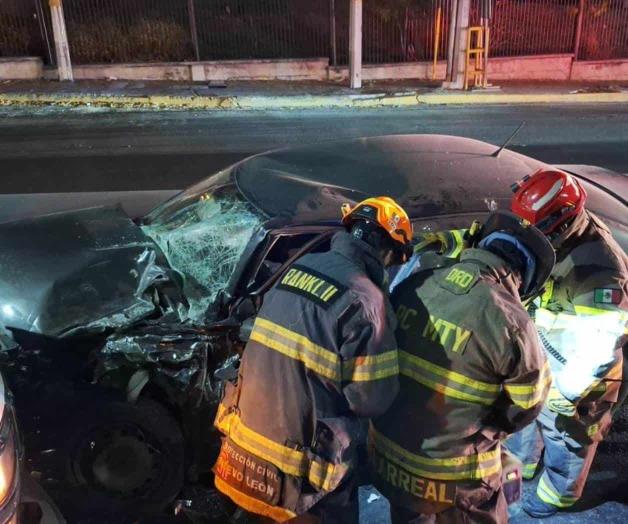 Accidente con prensado en Monterrey: Detalles del choque en Avenida Revoluci&oacute;n