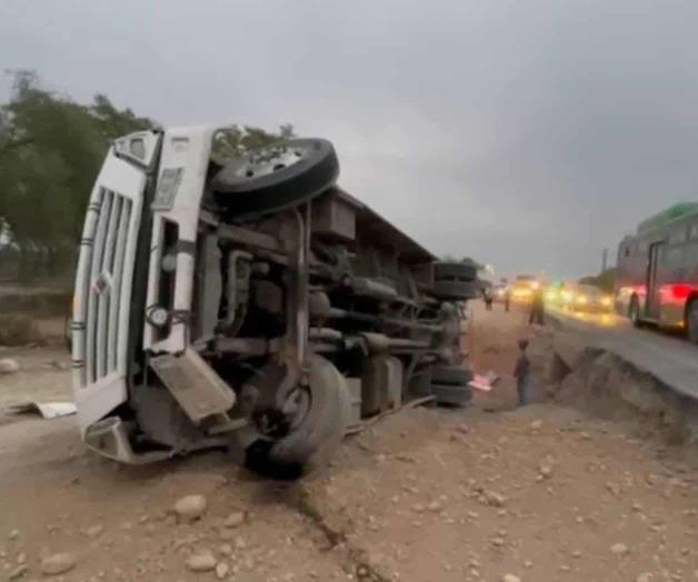 Accidente de camión deja 8 personas lesionadas en Juárez, Nuevo León Accidente de camión deja 8 personas lesionadas en Juárez, Nuevo León