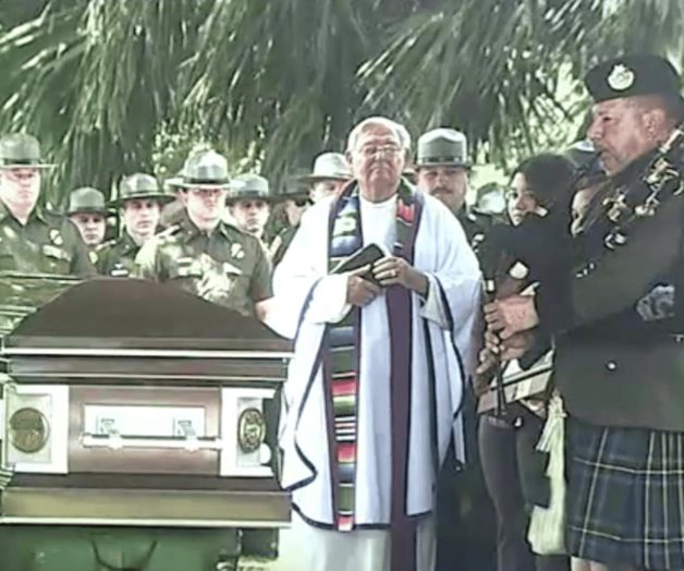 Dan último adiós a un agente de Border Patrol