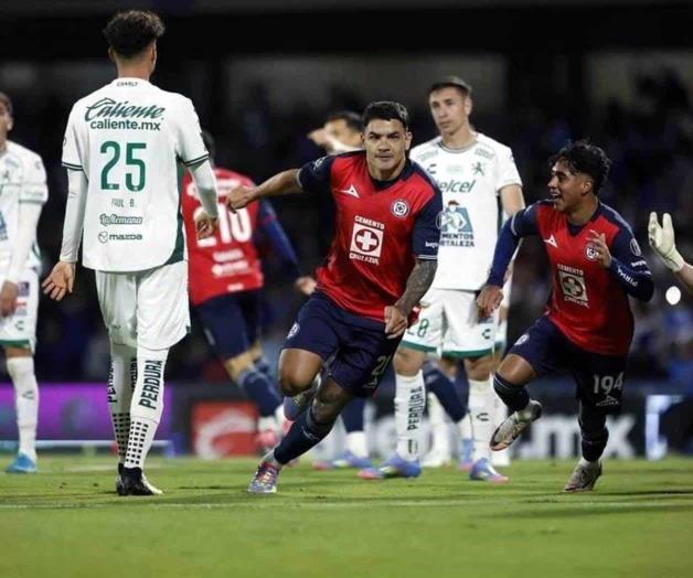 Cruz Azul vence a León con remontada espectacular
