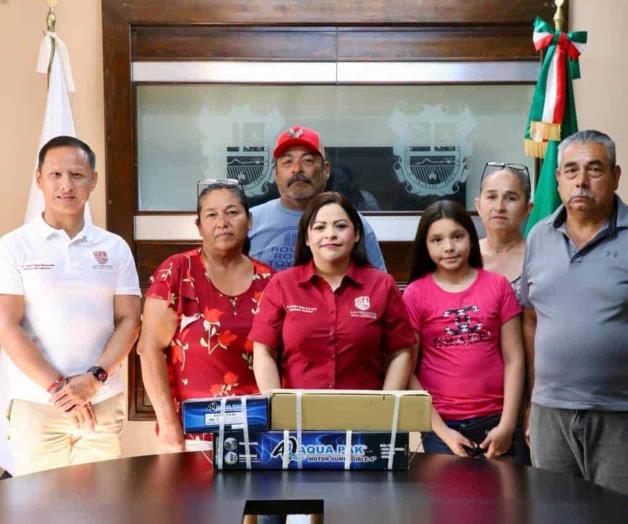 Reciben familias bomba sumergible Reciben familias bomba sumergible
