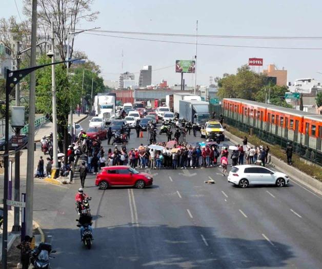 Protesta en Casa Cuna por destitución de trabajadoras Protesta en Casa Cuna por destitución de trabajadoras