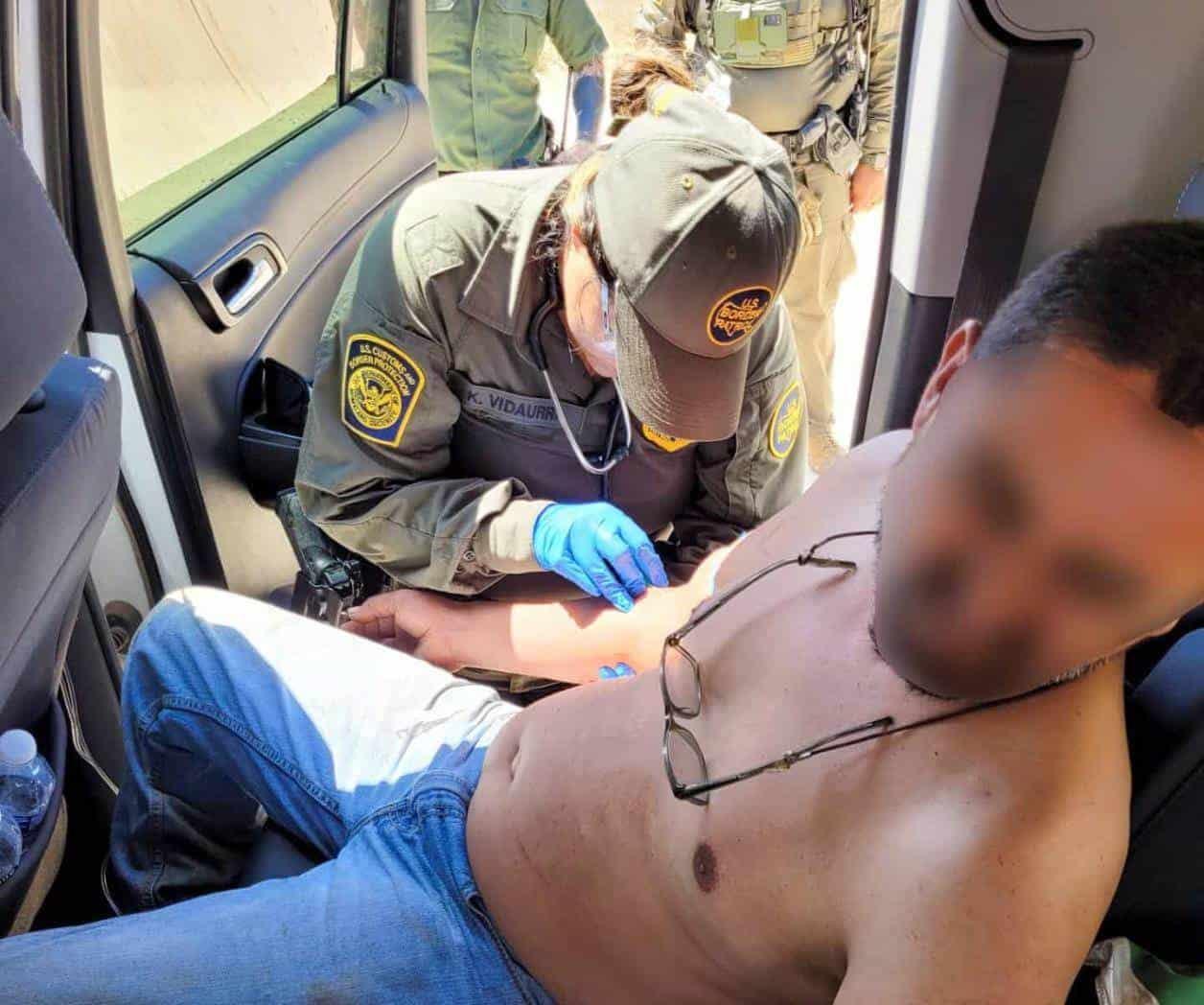 Rescatan vidas de las  personas en problemas