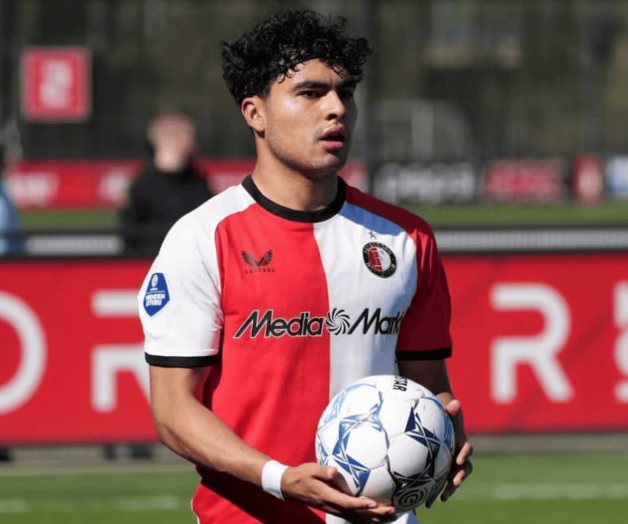 Stephano Carrillo anotó un golazo con el Feyenoord Stephano Carrillo anotó un golazo con el Feyenoord