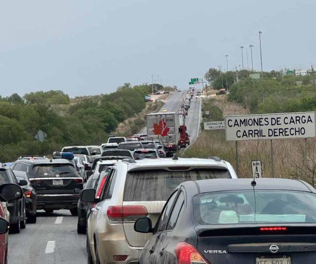 El éxodo vacacional desquicia vialidades El éxodo vacacional desquicia vialidades