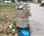 Convierten plaza en depósito de basura