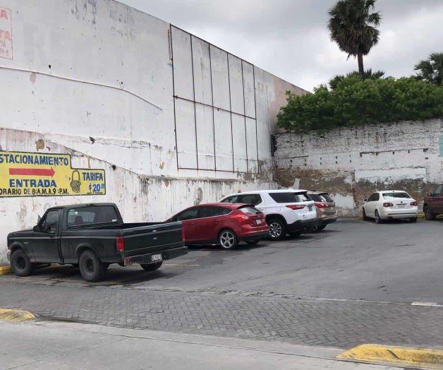 Piden reglamentar estacionamientos Piden reglamentar estacionamientos