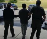 Detenido por oficiales de aduana: Preso por indecencias cometidas a un menor