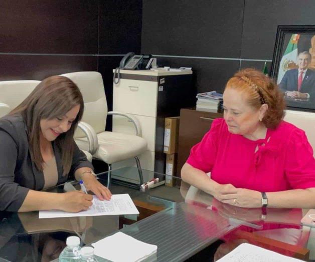 Firma Verónica Aguirre escrituras para hospital Firma Verónica Aguirre escrituras para hospital