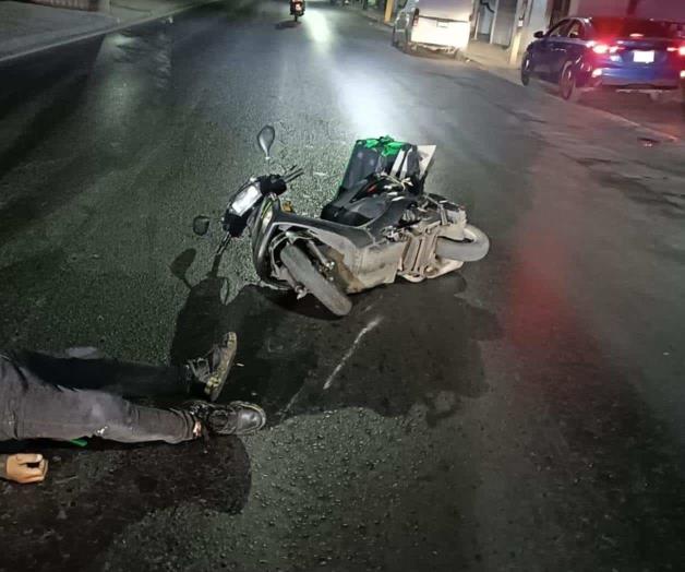 Motociclista lesionado tras chocar con columna de Metro en Monterrey Motociclista lesionado tras chocar con columna de Metro en Monterrey