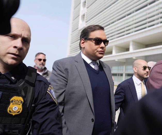 Condenan al excongresista por fraude y robo de identidad
