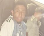 Capturan a dos por asalto a una tienda