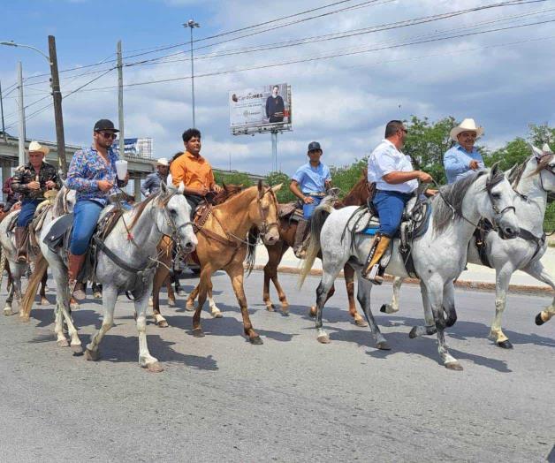 Realizan cabalgata y celebración a pequeños en Reynosa Realizan cabalgata y celebración a pequeños en Reynosa