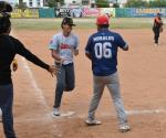 Arranque emocionante del Torneo Dominical de Softbol