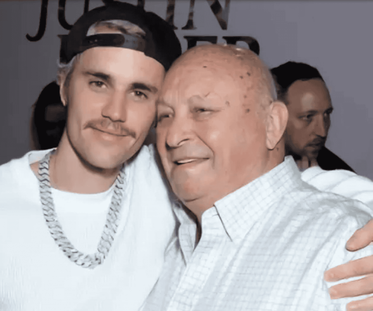 Despide a su padre con emotivo mensaje